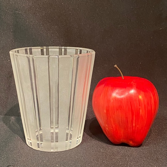 Set of 4 MCM Tapered Clear Glass 12 oz Cup with White Frosted Vertical Stripes - Picture 3 of 10